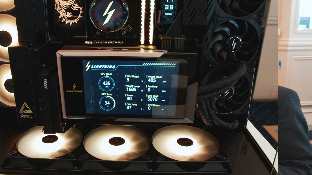 Hands On With MSI's GeForce RTX 5090 32G Lightning Z: Is This the World ...