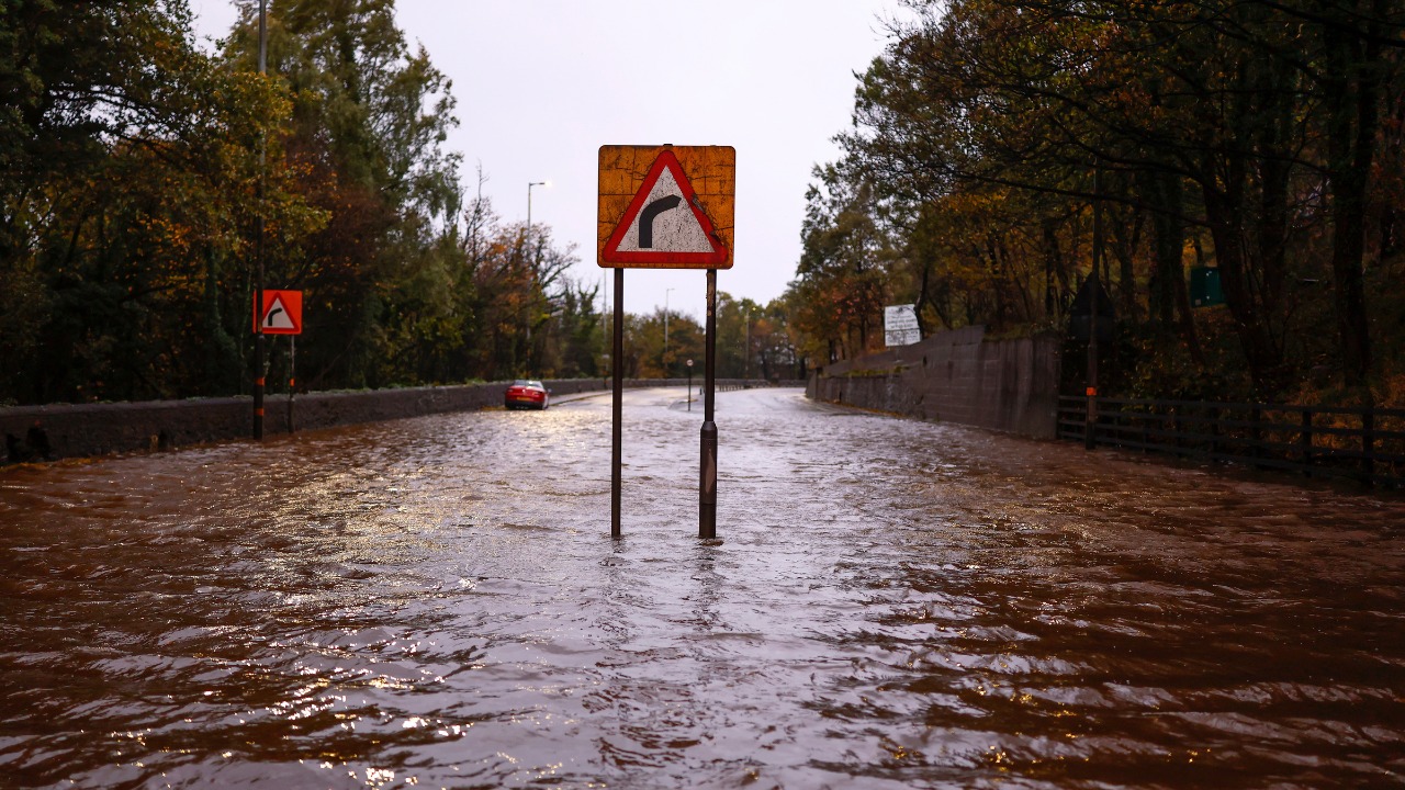 Storm Boelo leaves Scottish high street under floodwater