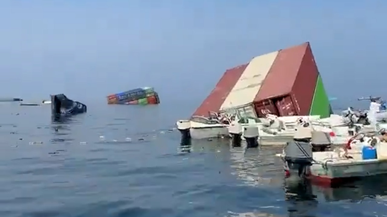 Fishermen recover ‘iPhone and perfume’ haul from ship sunk in Strait of Hormuz