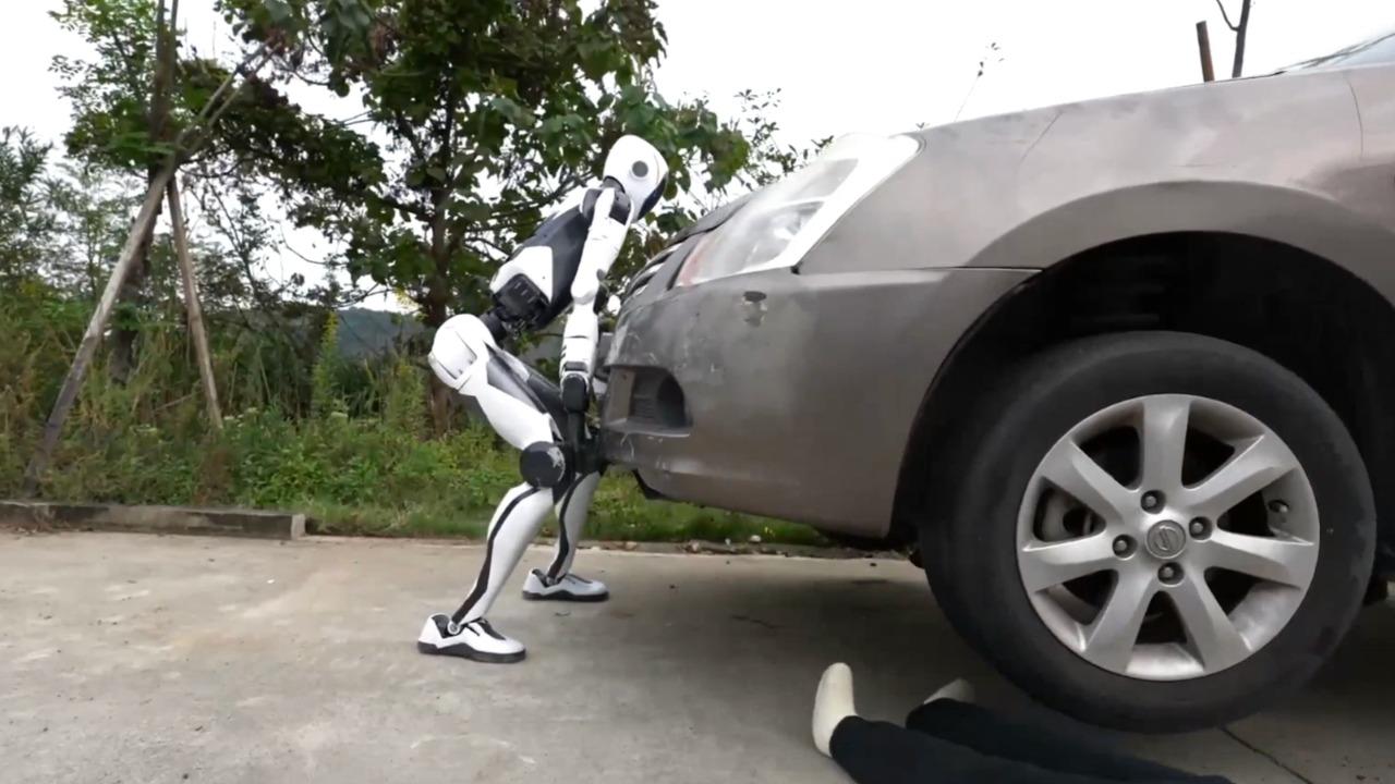 Robotics firm unveils personal bodyguard droid with extreme strength