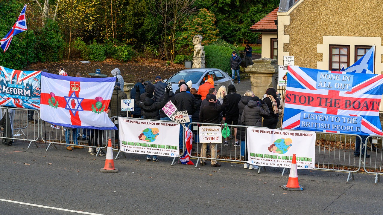 Asylum hotel protesters turn attention to Falkirk's Park Hotel