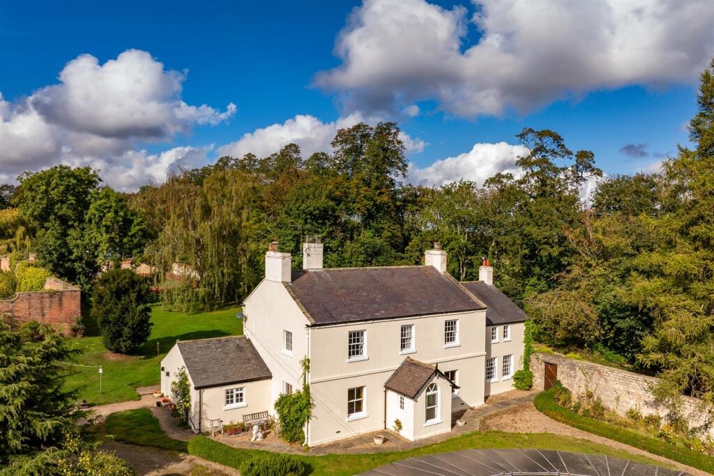 Horse racing trainer Tom Tate puts family home near Hazlewood Castle on ...